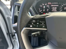 Audi Q4 e-tron 50 e-tron quattro in Gletscherweiss met.