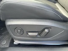 Audi Q4 e-tron 50 e-tron quattro in Gletscherweiss met.