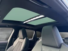 Audi Q4 e-tron 50 e-tron quattro in Gletscherweiss met.