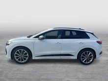 Audi Q4 e-tron 50 e-tron quattro in Gletscherweiss met.