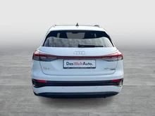 Audi Q4 e-tron 50 e-tron quattro in Gletscherweiss met.