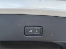 Audi Q4 e-tron 50 e-tron quattro in Gletscherweiss met.