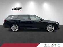 Škoda Superb Combi Selection iV TSI DSG in Ebony-Schwarz Metallic