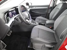 VW Golf Variant Life mHeV TSI DSG in KINGS RED METALLIC