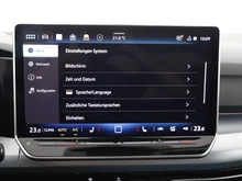 VW Golf Variant Life mHeV TSI DSG in KINGS RED METALLIC