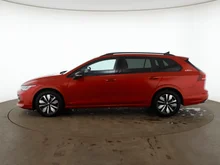 VW Golf Variant Life mHeV TSI DSG in KINGS RED METALLIC