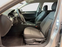 VW Passat Variant TSI in mittelgrau - normal