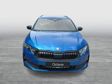 Škoda Octavia Combi Sportline TDI DSG in Race-Blau Metallic