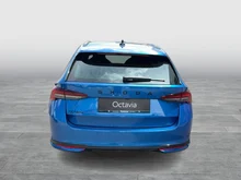 Škoda Octavia Combi Sportline TDI DSG in Race-Blau Metallic