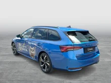 Škoda Octavia Combi Sportline TDI DSG in Race-Blau Metallic