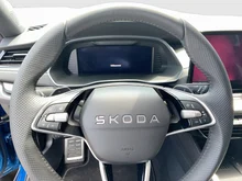 Škoda Octavia Combi Sportline TDI DSG in Race-Blau Metallic