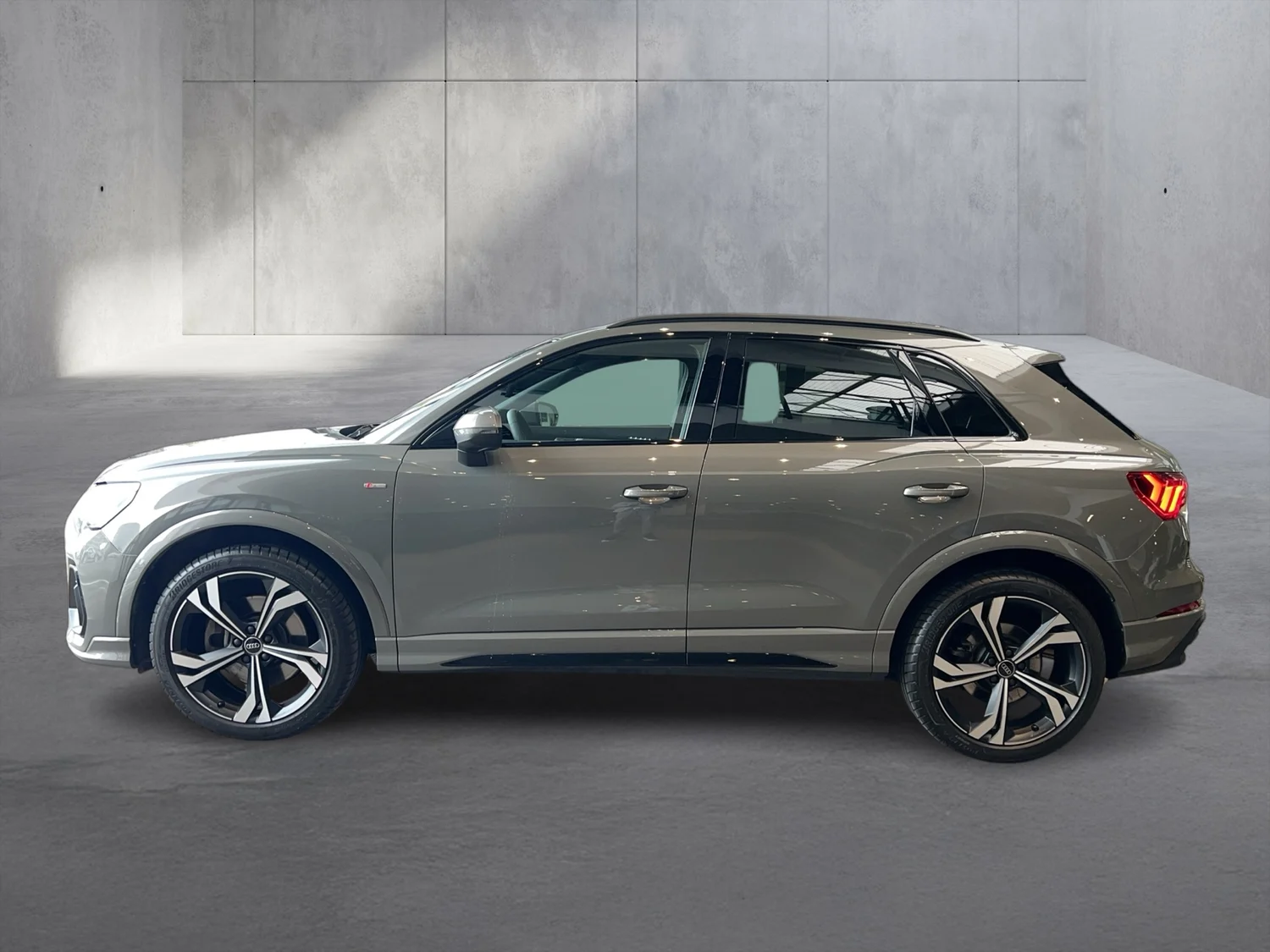 Bild eines Audi Q3 40 TDI quattro admired