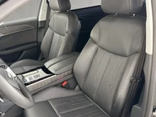 Audi A8 60 TFSI e quattro Lang in mythosschwarz metallic
