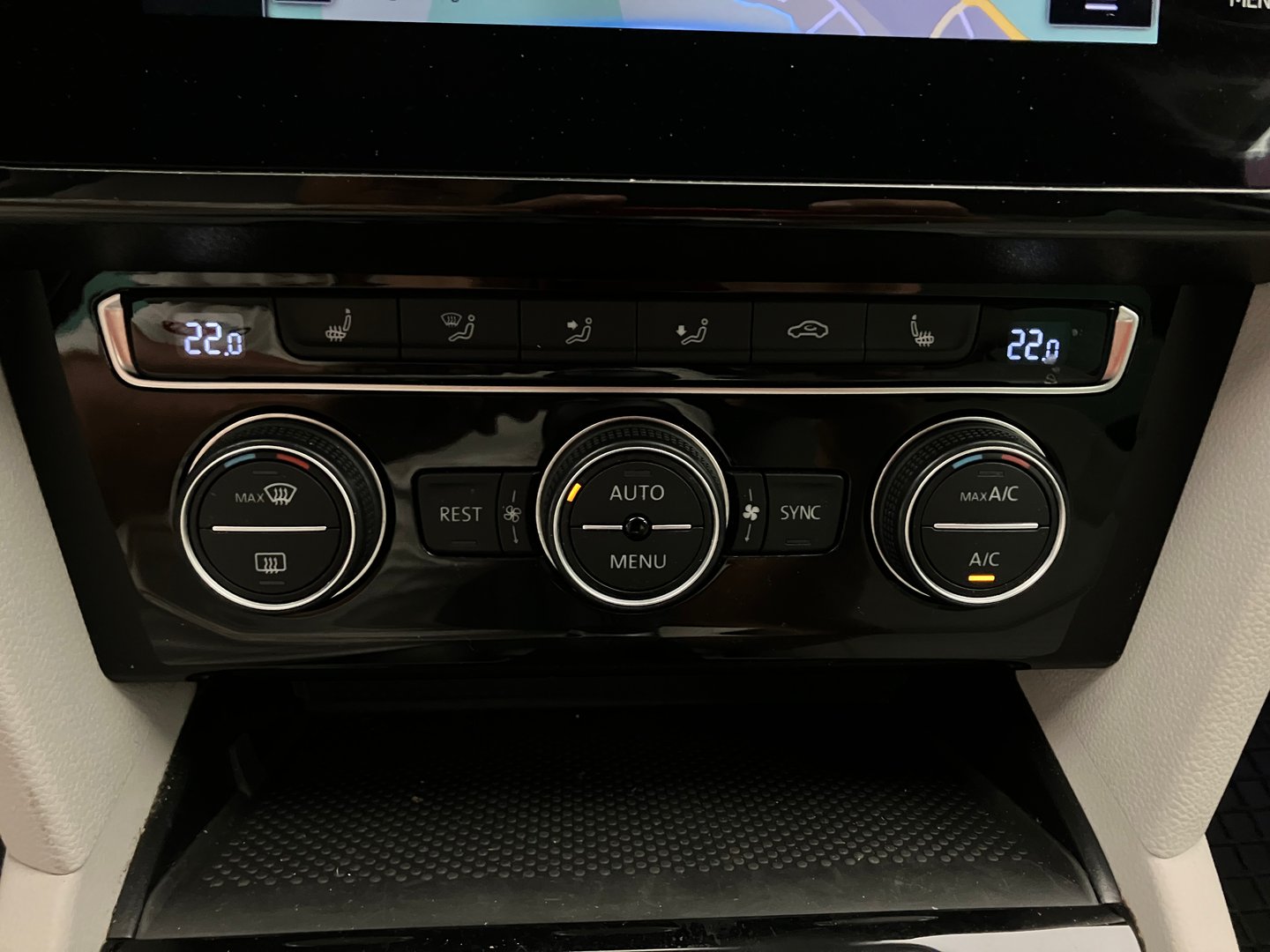 VW Passat Variant Elegance TDI | Bild 23 von 30