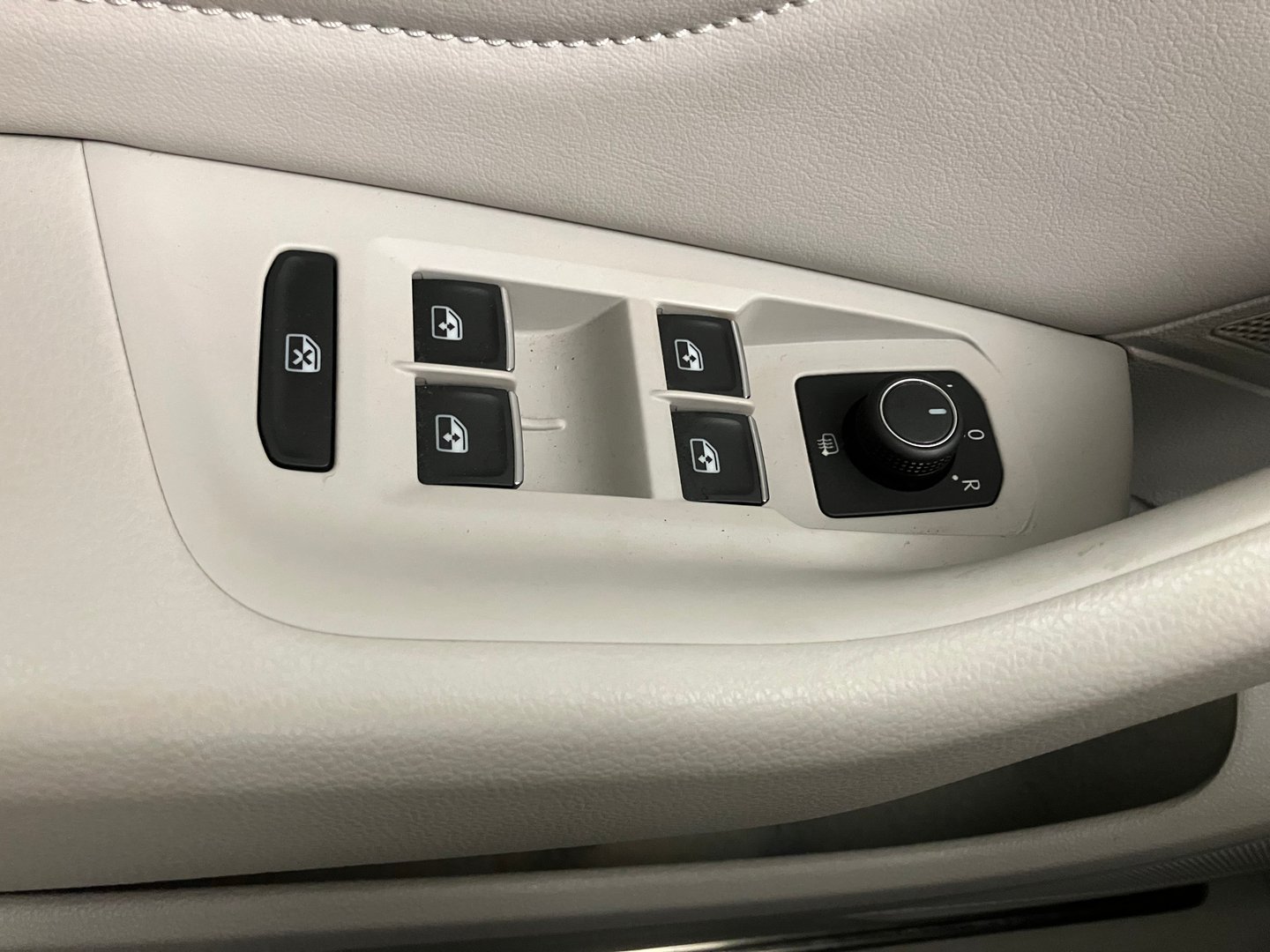 VW Passat Variant Elegance TDI | Bild 9 von 30