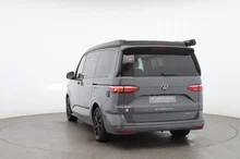 VW California Beach Camper eHyb. 180 kW 4M in Puregrey / Dach Deepblack Perleffekt