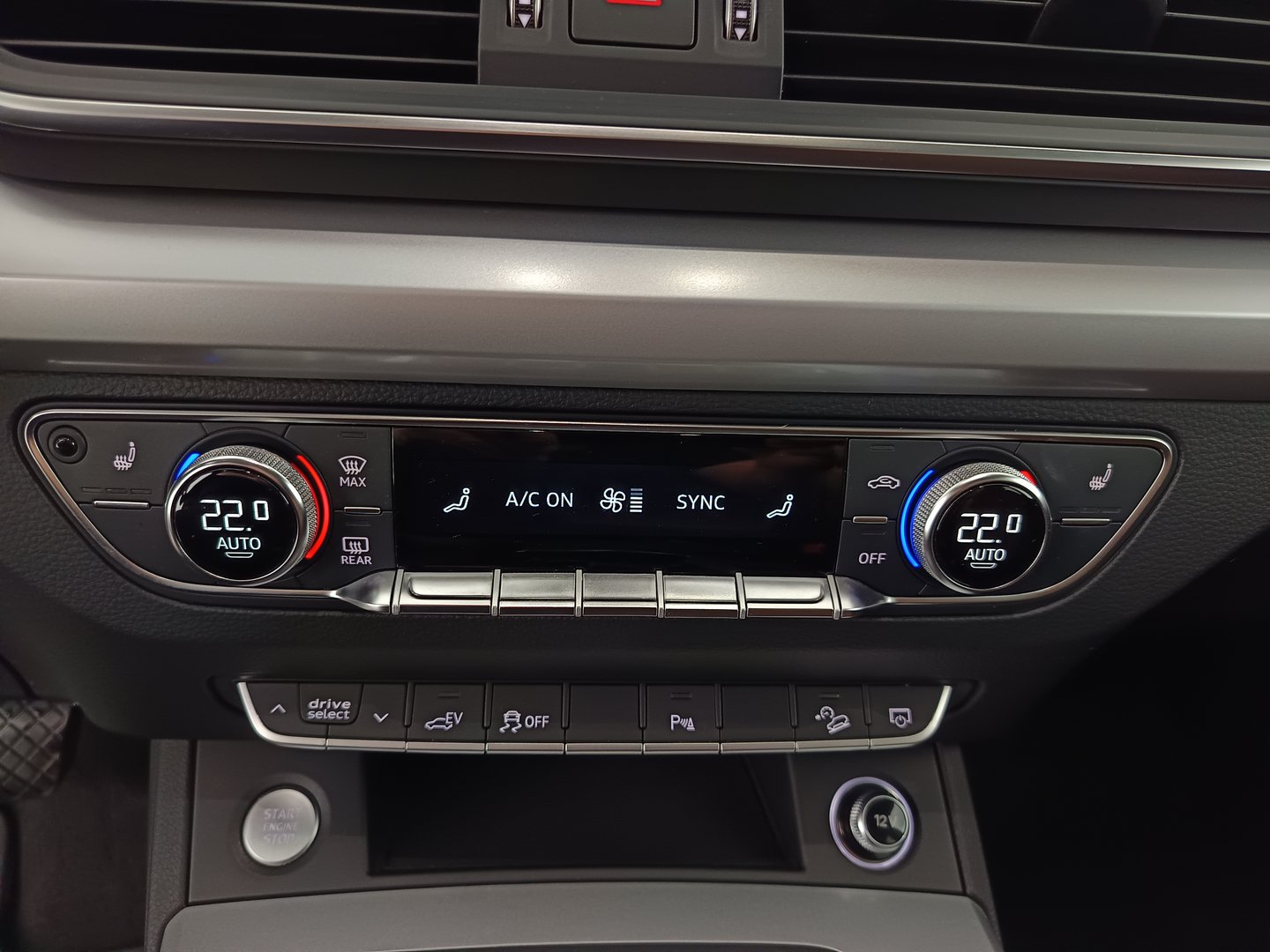 Audi Q5 55 TFSI e quattro Sport | Bild 27 von 32