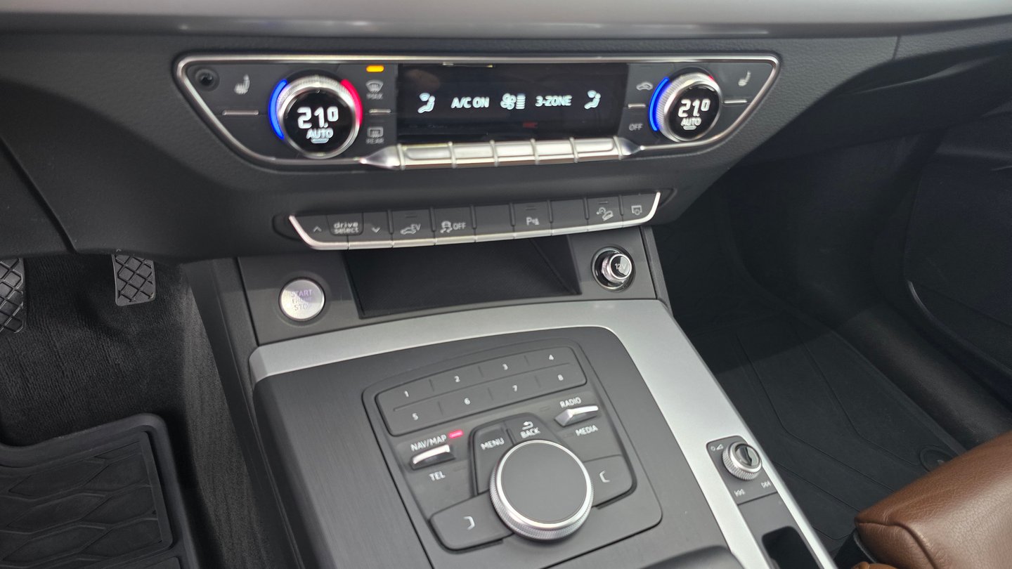 Audi Q5 55 TFSI e quattro Sport | Bild 19 von 23