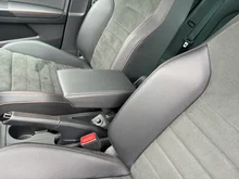 SEAT Arona FR 1.5 TSI ACT DSG in Nacht-Schwarz Metallic