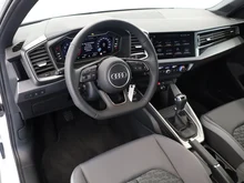 Audi A1 Sportback 30 TFSI intense in Gletscherweiss Metallic
