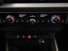 Audi A1 Sportback 30 TFSI intense in Gletscherweiss Metallic