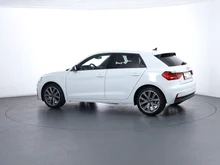 Audi A1 Sportback 30 TFSI intense in Gletscherweiss Metallic