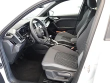 Audi A1 Sportback 30 TFSI intense in Gletscherweiss Metallic