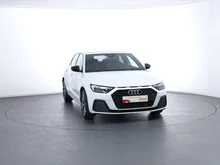 Audi A1 Sportback 30 TFSI intense in Gletscherweiss Metallic