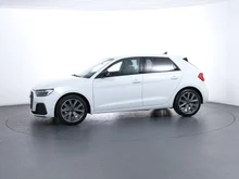 Audi A1 Sportback 30 TFSI intense in Gletscherweiss Metallic