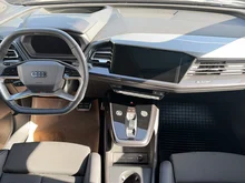 Audi Q4 e-tron 50 e-tron quattro in Mythosschwarz metallic