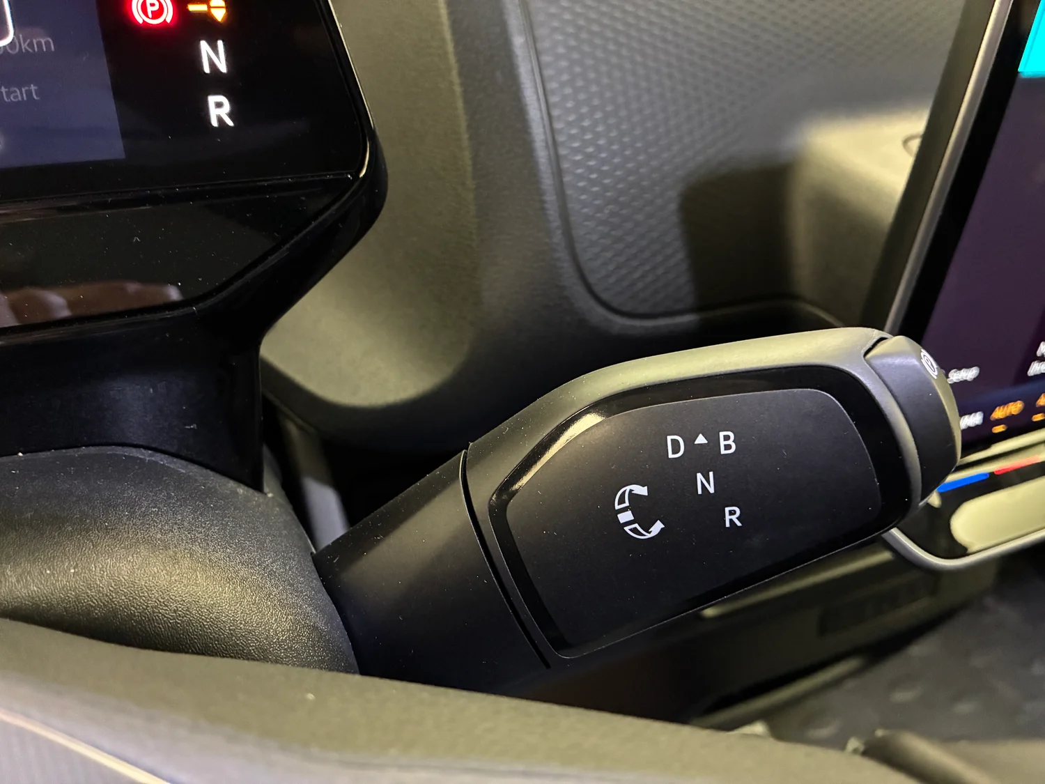 Bild eines VW ID. Buzz Cargo Pro 4MOTION 250 kW