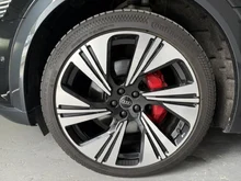 Audi Q8 55 e-tron quattro business in Mythosschwarz Metallic
