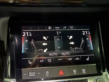 Audi Q8 55 e-tron quattro business in Mythosschwarz Metallic