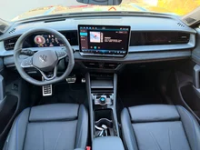 VW Tayron Sport eHybrid DSG 150kW in Grenadillschwarz Metallic