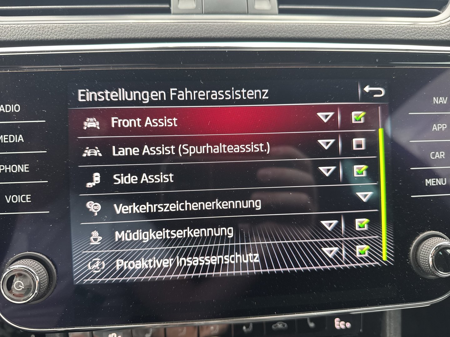 Škoda SUPERB Combi iV SPORTLINE DSG | Bild 17 von 24