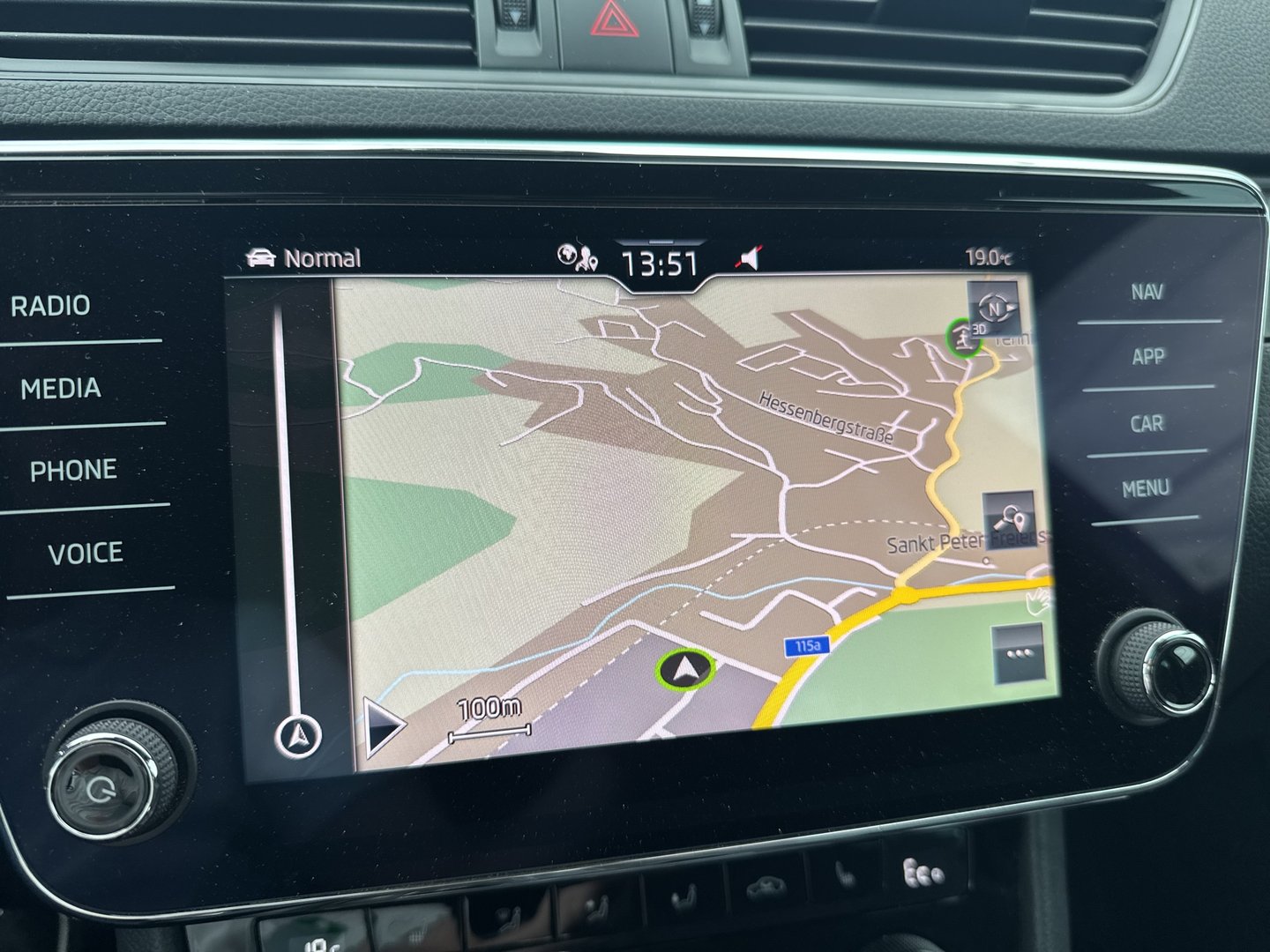Škoda SUPERB Combi iV SPORTLINE DSG | Bild 15 von 24