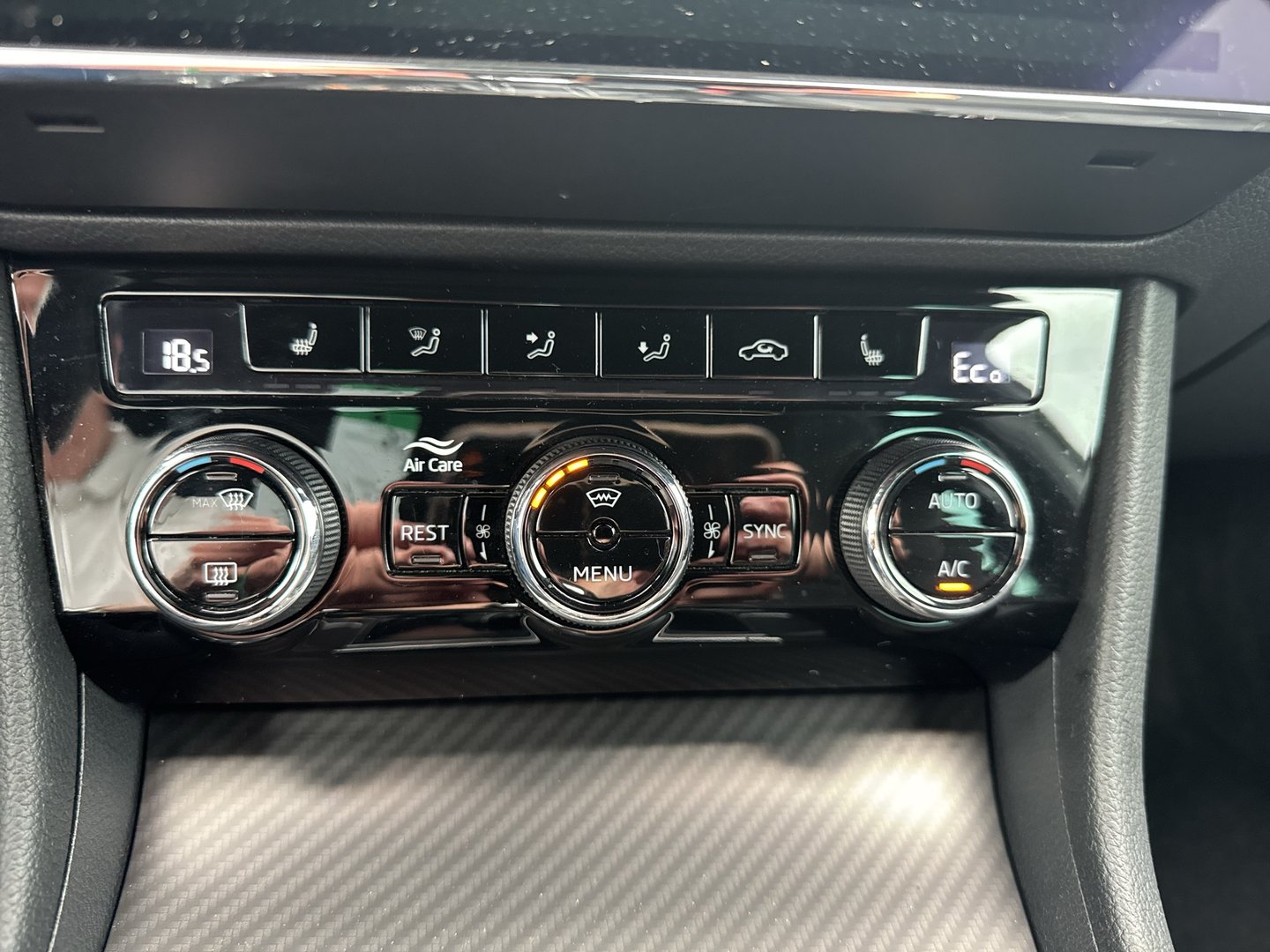 Škoda SUPERB Combi iV SPORTLINE DSG | Bild 18 von 24