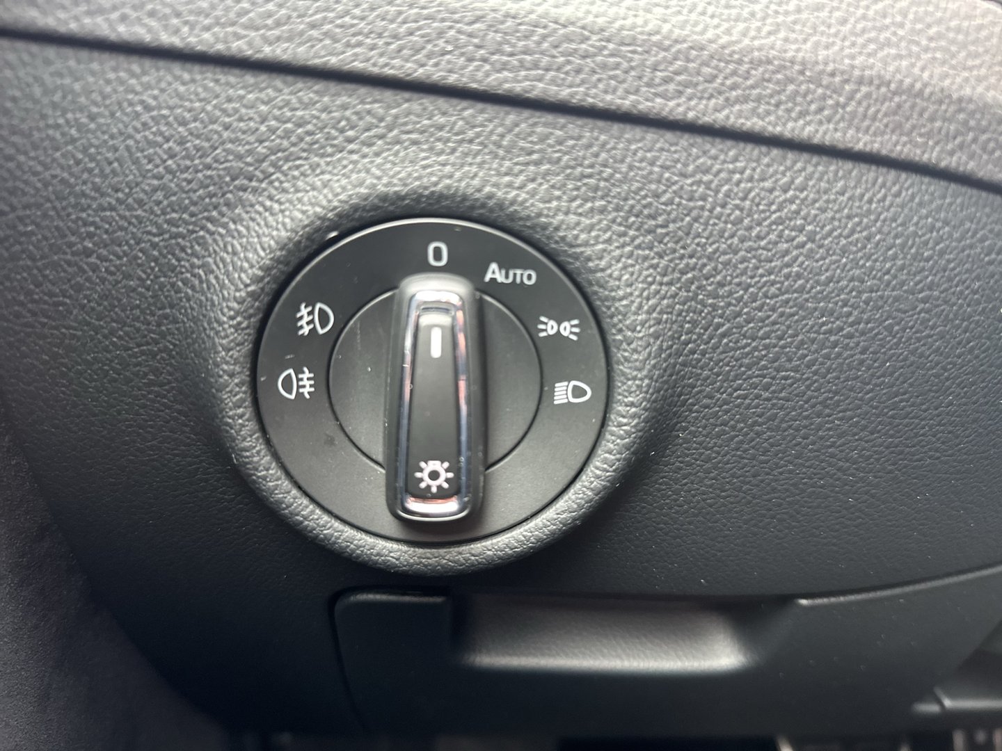 Škoda SUPERB Combi iV SPORTLINE DSG | Bild 8 von 24