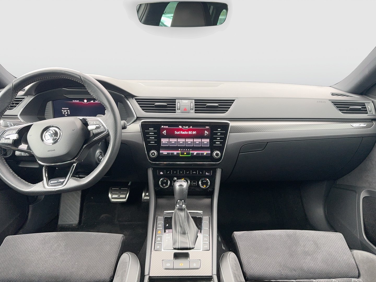 Škoda SUPERB Combi iV SPORTLINE DSG | Bild 10 von 24