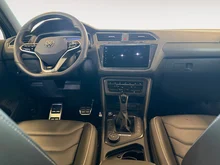 VW Tiguan R-Line TDI 4MOTION DSG in Deep Black Perlef.
