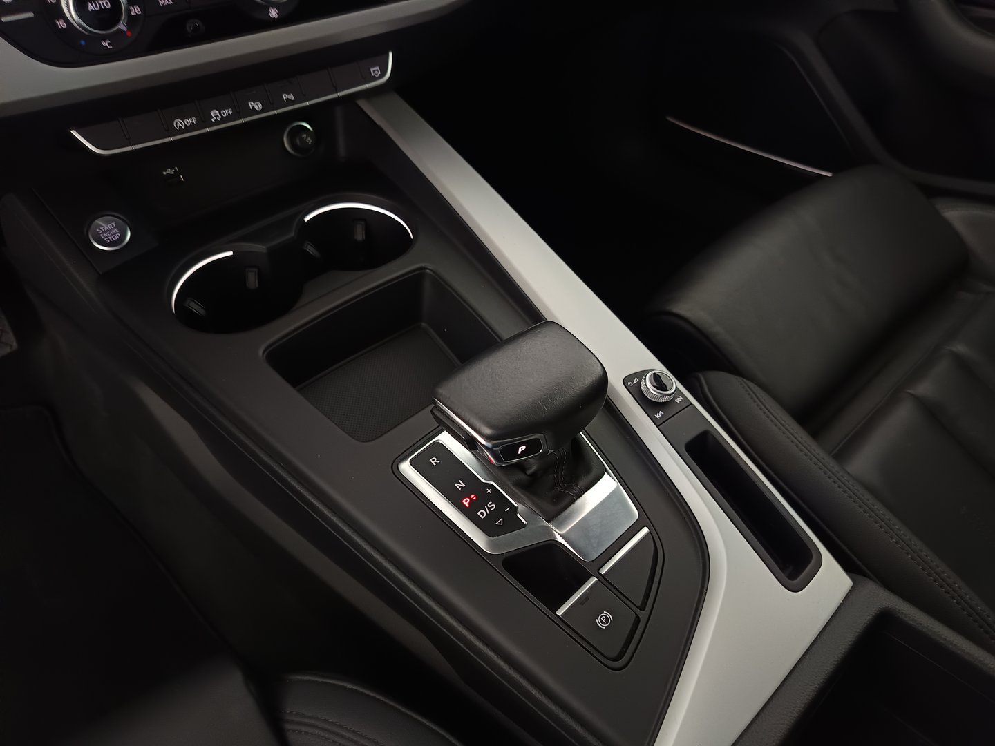 Audi A4 Limousine 30 TDI | Bild 30 von 34