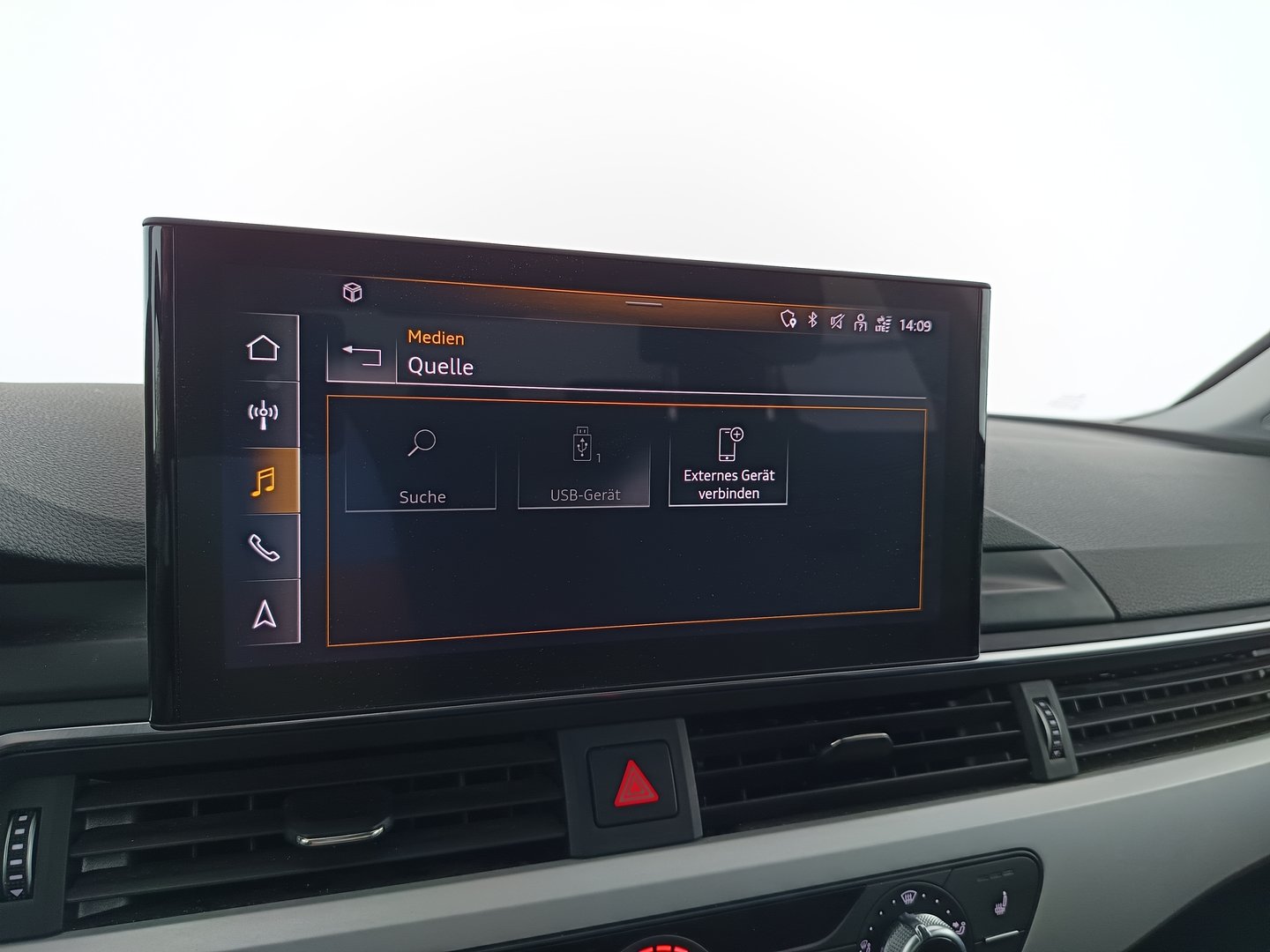Audi A4 Limousine 30 TDI | Bild 21 von 34