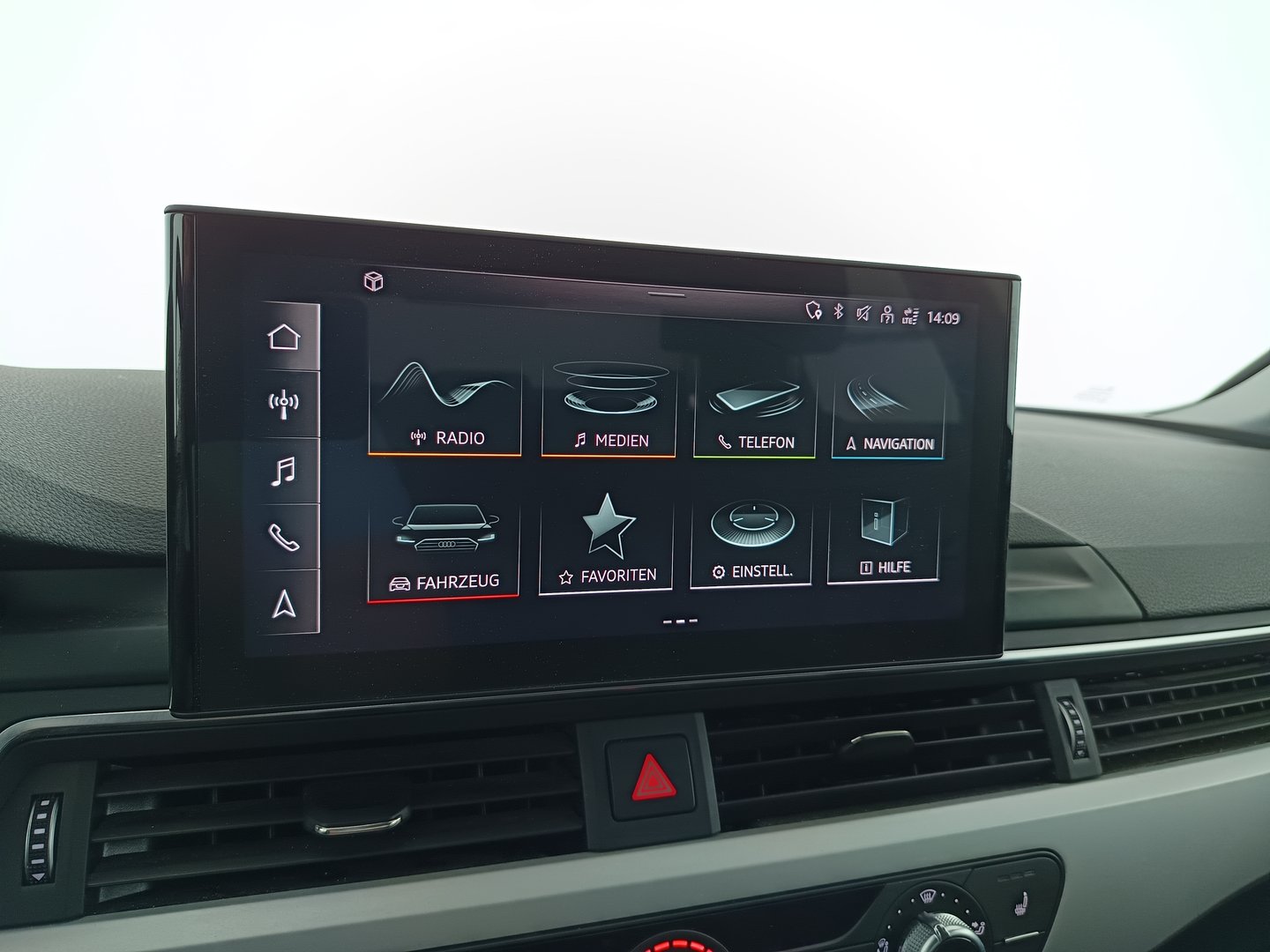 Audi A4 Limousine 30 TDI | Bild 19 von 34