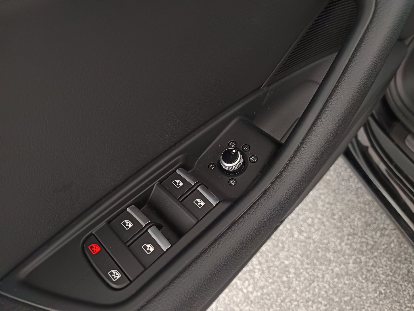 Audi A4 Limousine 30 TDI | Bild 11 von 34
