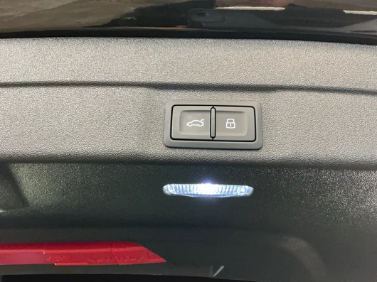 Bild eines Audi A5 Avant e-hybrid quattro 270 kW
