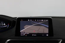 Peugeot 5008 1,5 BlueHDI 130 S&S 6-Gang GT Line in Platinium Grau Metallic