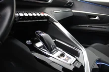Peugeot 5008 1,5 BlueHDI 130 S&S 6-Gang GT Line in Platinium Grau Metallic