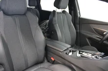 Peugeot 5008 1,5 BlueHDI 130 S&S 6-Gang GT Line in Platinium Grau Metallic