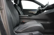 Peugeot 5008 1,5 BlueHDI 130 S&S 6-Gang GT Line in Platinium Grau Metallic