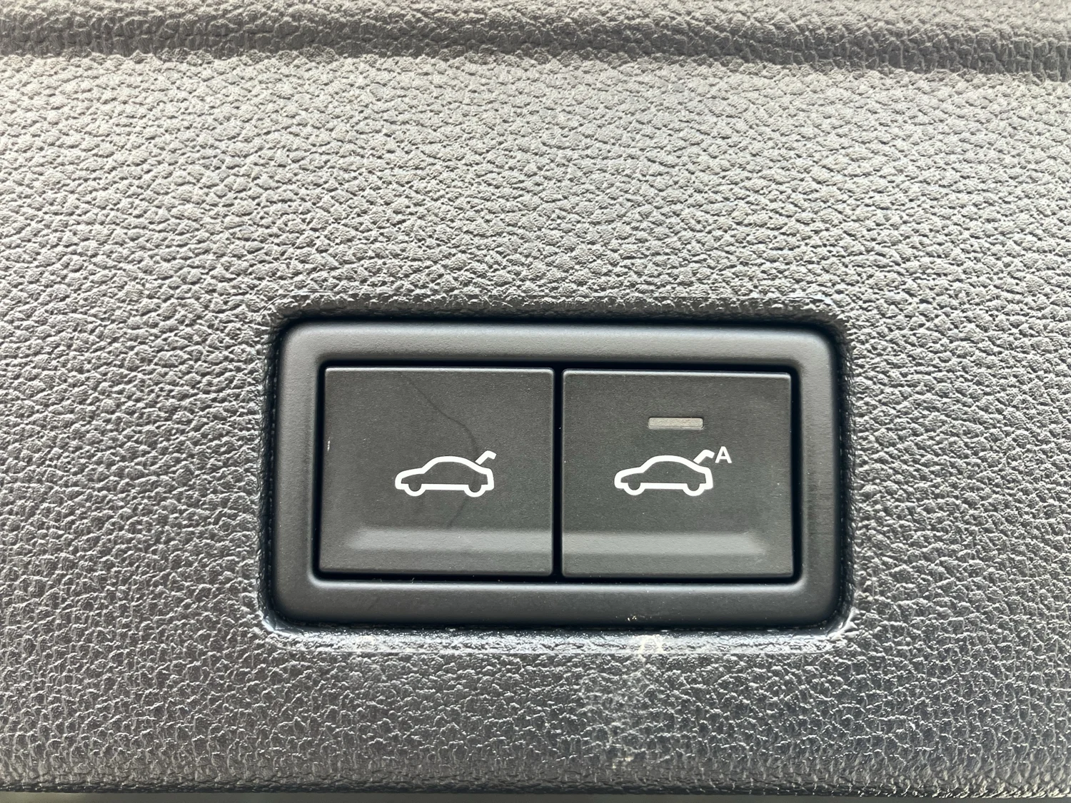 Bild eines VW Touareg R eHybrid TSI 4MOTION